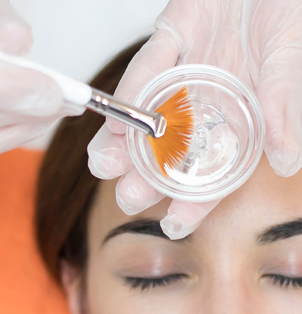 Progresyvus daugiafunkcinis dvifazis naujos kartos pilingas: amino rūgštys ir aha rūgštys